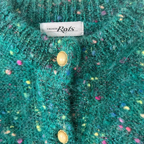 Chunky Green Sweater with Gold Buttons - Picture 2 of 3